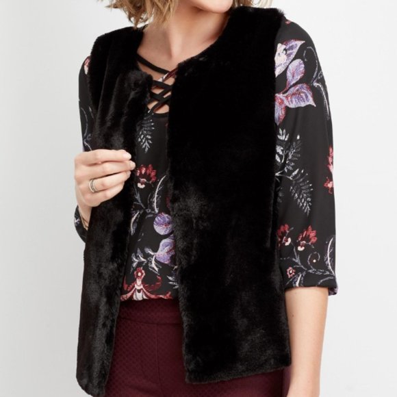 Maurices Jackets & Blazers - NWT Maurices Faux Fur Knit Vest in Black